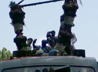 ಸಿಎಂ ಕುಮಾರಸ್ವಾಮಿಗೆ 370ಕೆಜಿ ತೂಕದ ಒಣದ್ರಾಕ್ಷಿ ಹಾರ