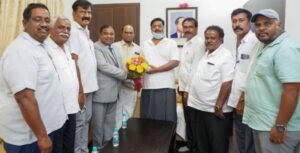 ಸಚಿವರ ಬೇಟಿಯಾದ ಜಯದೇವ ನಿರ್ದೇಶಕ ಡಾ. ಬಿ. ದಿನೇಶ್