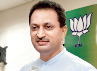 బీజేపీ మాజీ ఎంపీపై ఎఫ్ఐఆర్