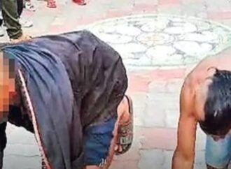 దళితులపై అమానుషం..అర‌గుండు గీయించి, మురికినీరు తాగించి
