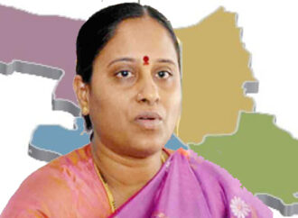 మంత్రి కొండా సురేఖ ఇంటి వద్ద ఉద్రిక్తత